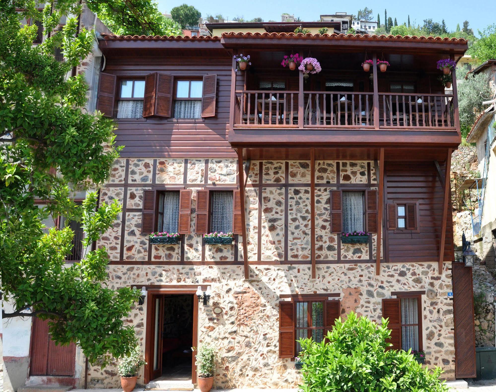 Hotel Harmony Butik 2*